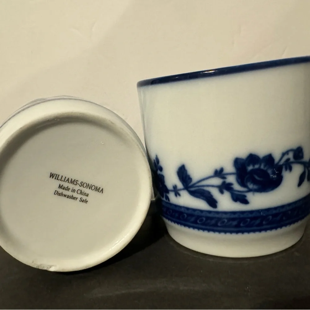 WILLIAMS SONOMA Blue TEA CUP set of 2